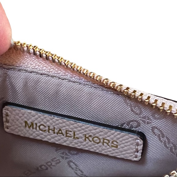 Michael Kors coin purse - Picture 13 of 14